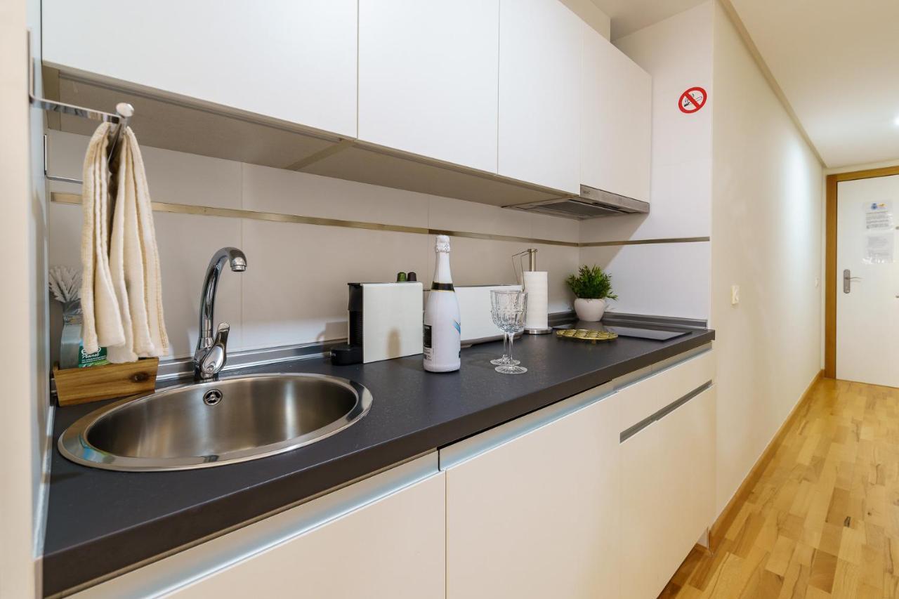 Malagasuite Cozy Center Apartment & Parking ภายนอก รูปภาพ